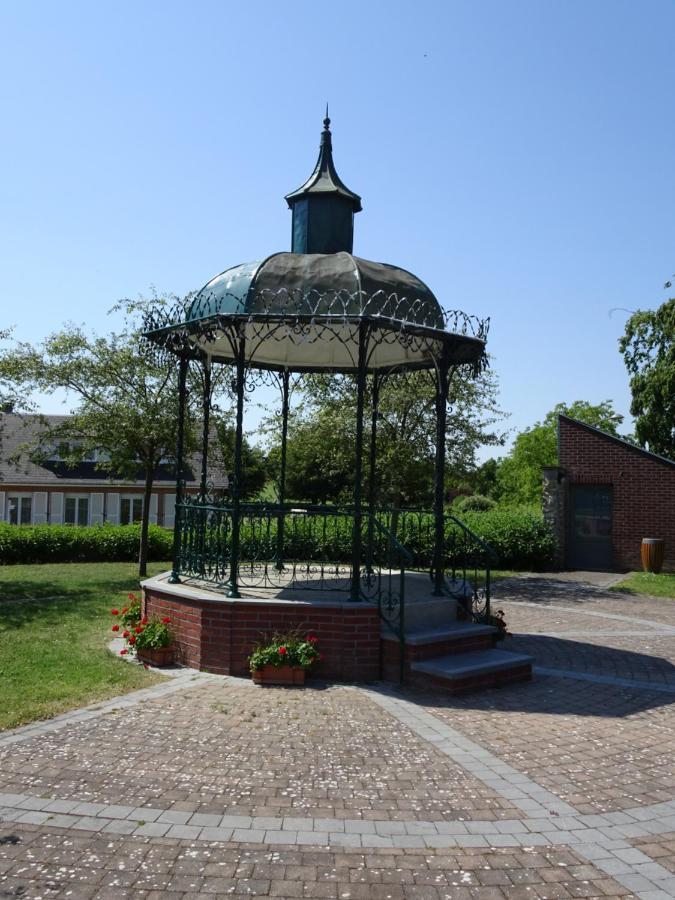 Le Rucher Lez-Fontaine Exteriör bild